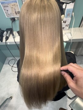 リーホリエ(Lee Horie) ブリーチ縮毛矯正