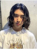 緩めツイストスパイラルパーマメンズセンターパートサーフカール