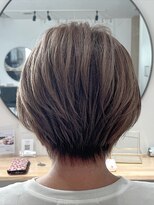 アイズ(I's)&nbsp;ハイトーンショート×白髪ぼかし×ハイライト