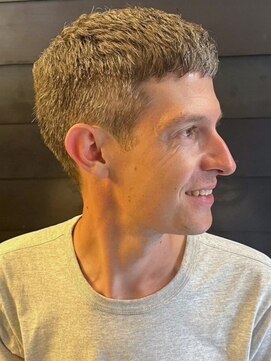 ディスイズバーバーセカンド(THIS IS BARBER 2nd) シルバーアッシュ ベリーショート ビジネス 白髪染め 30代