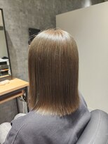 オーラ(Aura.)&nbsp;切りっぱなしボブ×アッシュ