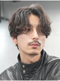 センターパートニュアンスパーマフェザーショート大人男子メンズ