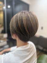 ニコワ(nicowa) ショートスタイル+白髪ぼかしハイライト