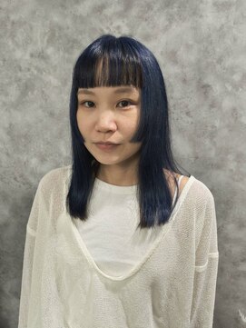 コーパル(copal) ワンブリーチで作るネイビーカラー・リップライン姫カット
