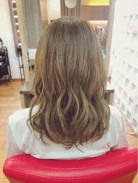 ワンポイント レガーレ(ONE POINT LEGARE) ダブルカラー×アッシュベージュ