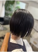 小顔ショートボブ丸みショート×アッシュオリーブ白髪ぼかし