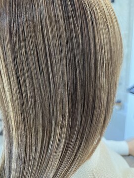 キキ(kiki.) 白髪ぼかしハイライト