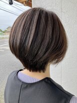 フリー(Free)&nbsp;色素改善シークレットハイライトカラーショート・ボブ