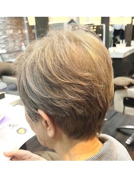 エノモト(ENOMOTO) 50代60代大人ヘアスタイルマニキュアで白髪ぼかし