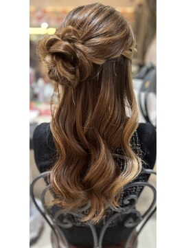 ソレイユミュー トロワ(Soleil mju trois) ハーフアップおだんご横