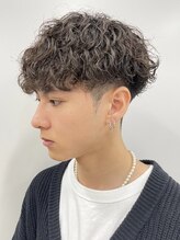 ウニカ デ メン(UN1CA de MEN) ツイストスパイラルパーマツーブロックメンズマッシュパーマ