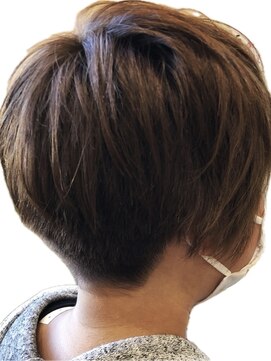 ビオラス(VIOLUS) 刈り上げショートボブ