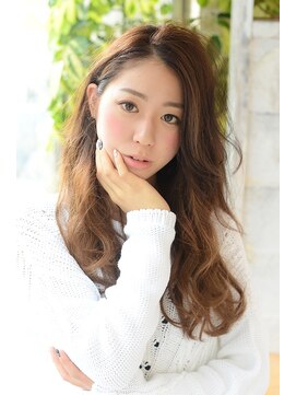 イズルヘアー ロング　ゆる巻き　外国人風