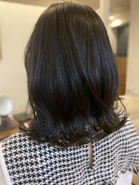 グリッター (Glitter) ミディアム外ハネ