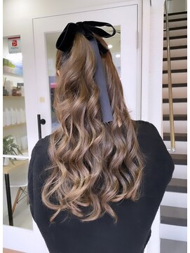 アンダーバーホワイト 阪神西宮店(_WHITE) 可愛いハーフアップ