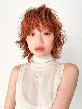 トゥコ(tuco) ウルフ　ミディアム　くせ毛風　パーマ　オレンジ　赤毛