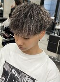 ツイストスパイラルパーマ黒髪マッシュ刈り上げツーブロック