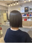 グレージュ　切りっぱなし　20.30代ボブ　透明感カラー