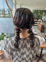 ビーワールド(B WORLD)&nbsp;【ももか】ふんわりツインアレンジ/お呼ばれスタイル