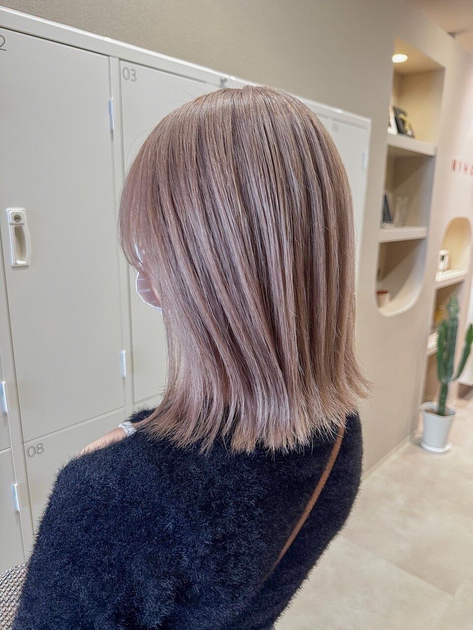 ピンクベージュ/ブリーチ/表参道/女性美容師ボブ