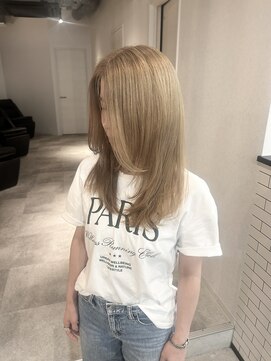 アイリー 名古屋(A/LEE) ブロンドヘア/ミルクティーベージュ/レイヤーカット
