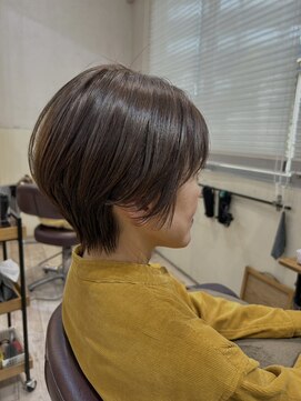 カーキベージュ/くびれショート/シャギー