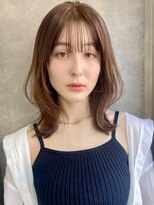 トルネード(TORNADO) 面長ミディアムレイヤー ベージュ 外ハネ レイヤーカットA1225