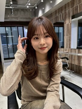 ファルベ(Farbe) 大人ガーリーダークアッシュ似合わせカットメディアムレイヤー