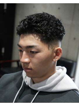 メッツ 原宿(METS) MEN'S/極道パーマ×スキンフェード/短髪/黒髪