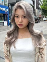 ローレンアンドパレード 並木坂店(Lauren&Parade) シルバーアッシュ ハイトーンカラー レイヤーカット ブリーチ