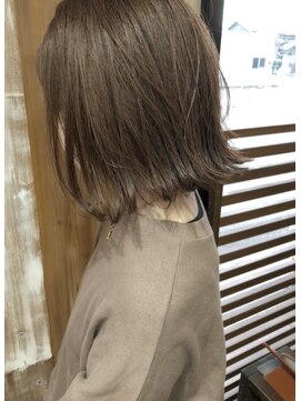 バンビ プライベート サロン(Bambi private salon) ラベンダーアッシュカラー前下がり切りっぱなしボブBambi松平愛