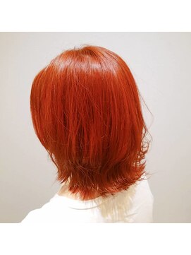 ハナノコ(HANANOKO) オレンジカラーのミディアムウルフ