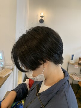 ヘアー ミュゼ 大西店(HAIR Musee) センター分けショート