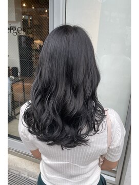 ベイジュ プラス アールサロン エビス(Beige＋Rr salon EBISU) 艶髪ダークアッシュ×ふんわりカール
