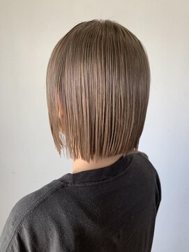 エトランジェ(Etrange) ボブ/ミニボブ/ミルクティーベージュ