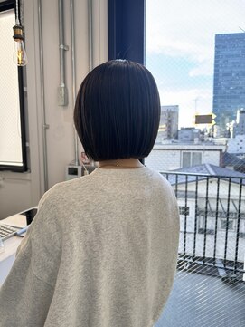 ロカ 表参道(loka) 切りっぱなしボブ/グレージュ[表参道/ブリーチ/ハイライト]Mai