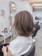 ヘアーメイク フィール ルア(FEEL Lua)&nbsp;レイヤーボブ/ハイライト/3Dカラー/ベージュ