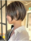 大人ショートボブヘア切りっぱなしボブ丸みショートヘア30代