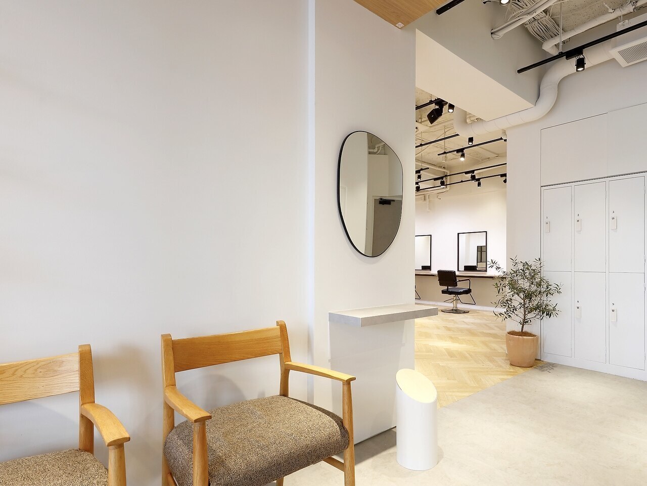 美容室木製店舗カウンター 淡いクリーム色【本日限定最終値下げ】 美容室向けアンティークカウンターのオーダーメイド専門店W1700