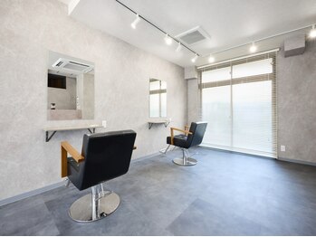 アールフォー 立石(R.4)の写真/モルタル調の店内で周りを気にせずゆったりとした時間をお過ごしください。ドリンクサービスあり♪