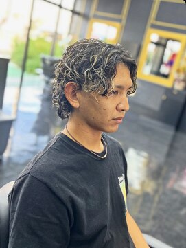 ルーツ(ROOTS) スパイラルパーマ＆メッシュ