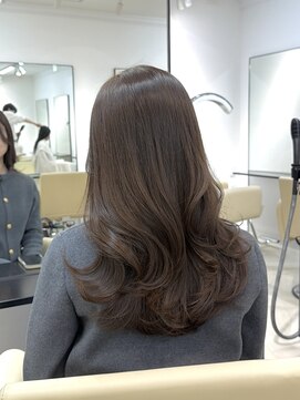 イリス 銀座(IrIs) ロングレイヤー/オリーブベージュ/ローレイヤー/艶髪/髪質改善