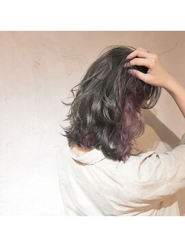 オースト ヘアー ステラ 新宿店(Aust hair Stella) インナーカラー ベビーピンク×カーキグレージュ 新宿 裾カラー