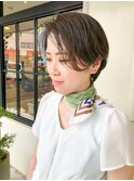 涼しげなかき上げハンサムショート