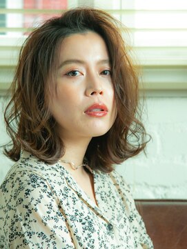 ロンド ルージュ 銀座店(Lond rouge) ミディアムボブ 外ハネ