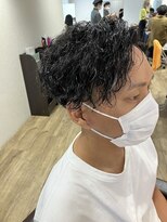 エヌプラス(N+)&nbsp;波巻きツイストスパイラル刈り上げセンターパートサーフカール