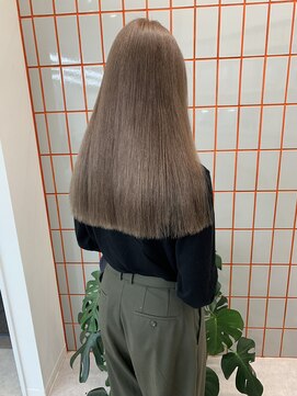 ペレ 渋谷(PELE) 斜めバング/グレージュカラー/デザインカラー/渋谷/渋谷駅