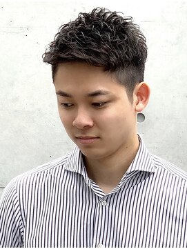 グラッシー(GLASSY) スペインカール/スパイキーショート/フェザーパーマ/アイロン☆