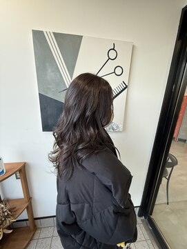 リーベル バイ マミー(Liber by mammy) カット／ロング/カラー/顔周り/レイヤースタイル