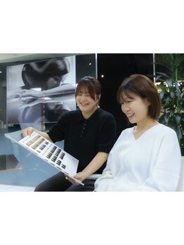 毎日欠かさず使うスマホやパソコンによる首や目の疲労。【HAIR　AXCIS】が日々の疲れを癒します♪